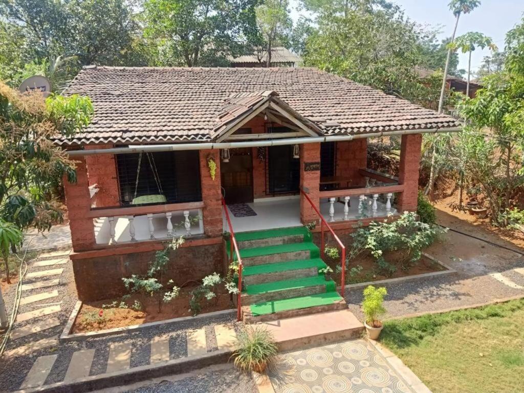 Sukant Homestay, Palu, Murbād エクステリア 写真