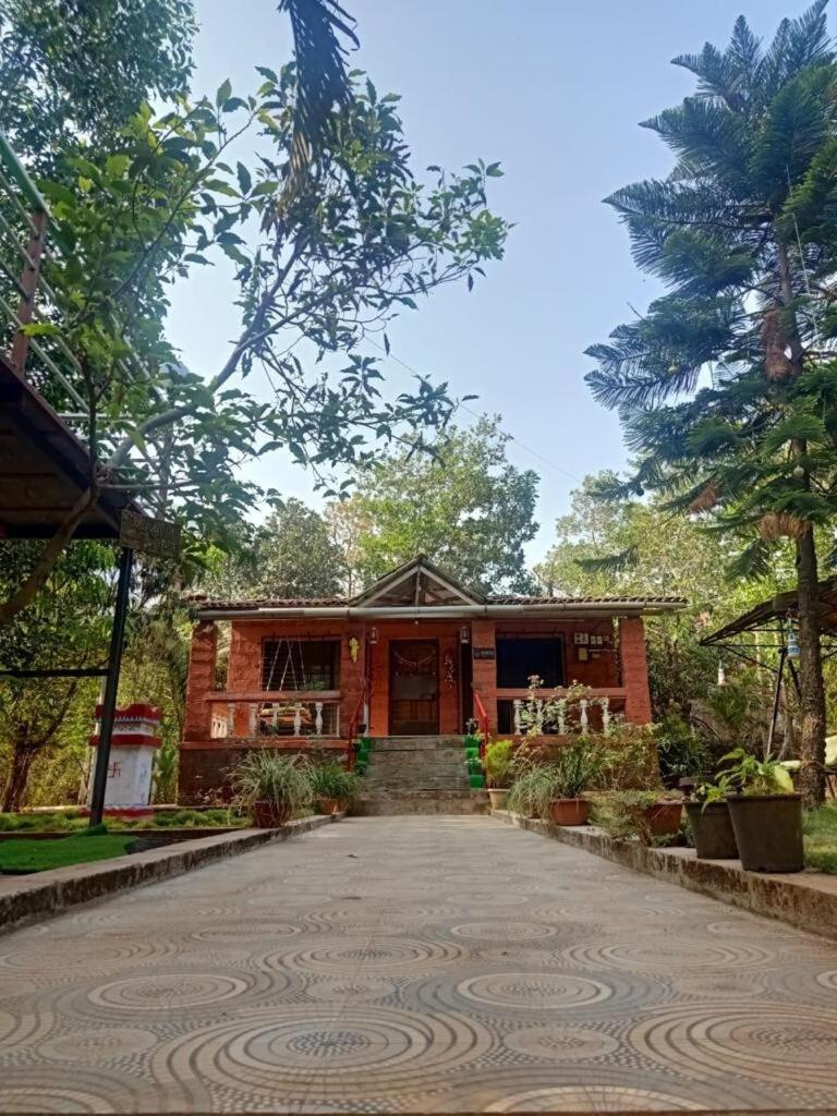 Sukant Homestay, Palu, Murbād エクステリア 写真